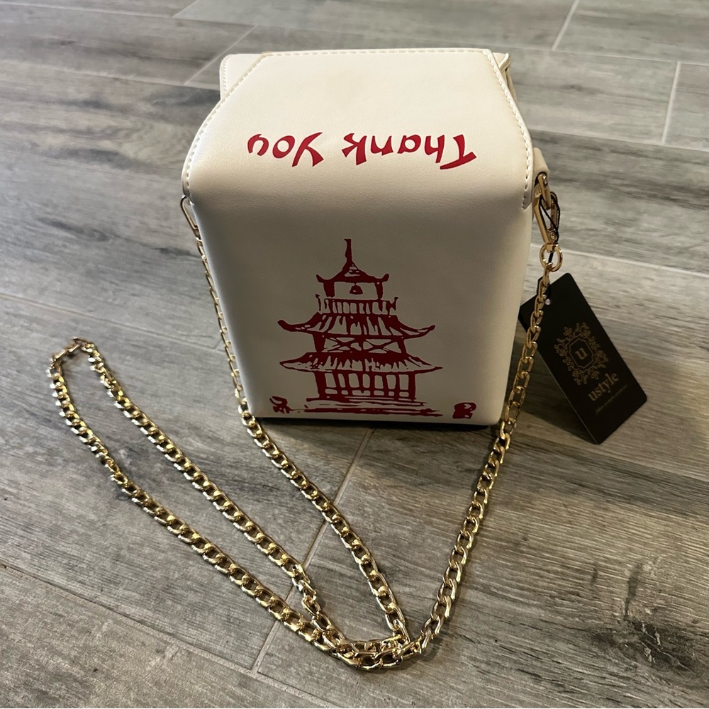 Chinese Takeout Box Fun Cute
Purse Crossbody with Gold chain NWT